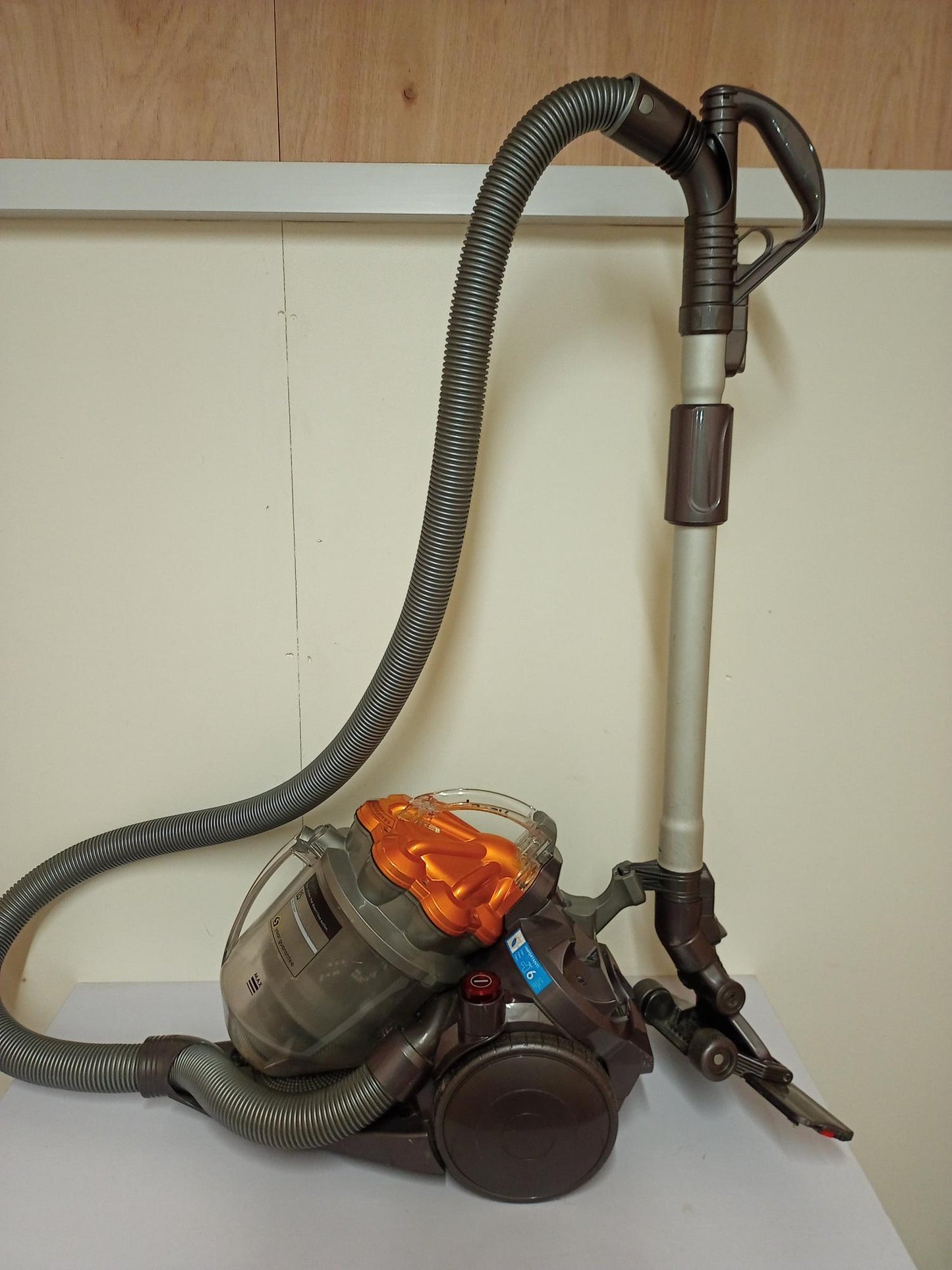 Dyson DC19 Vacuum (Pre-loved)