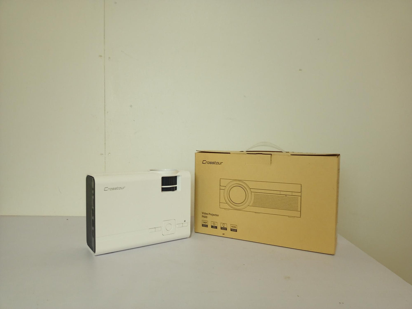 Crosstour Video Projector P600 (Pre-loved)