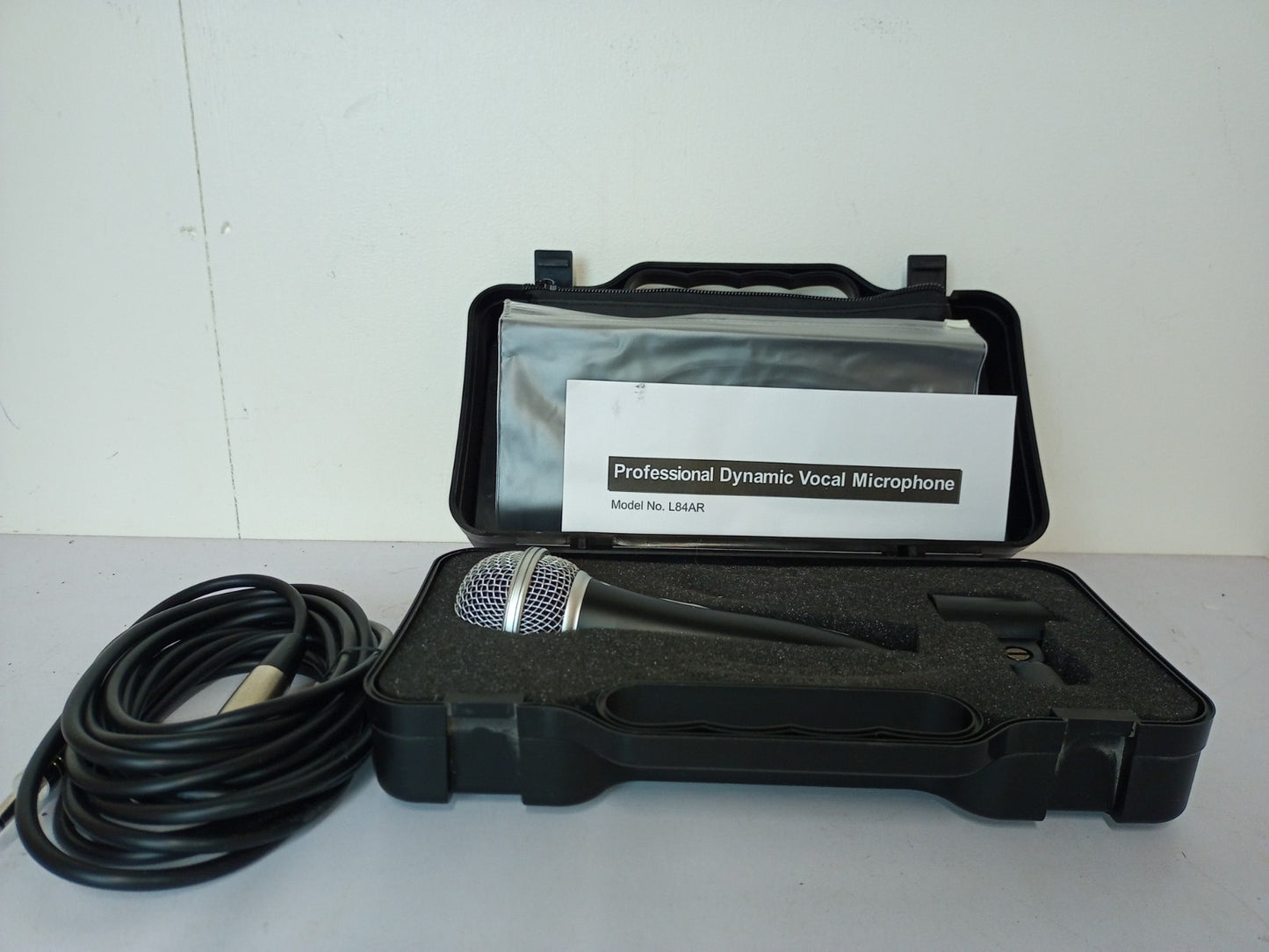 Professional Dynamic Vocal Microphone (New in box)