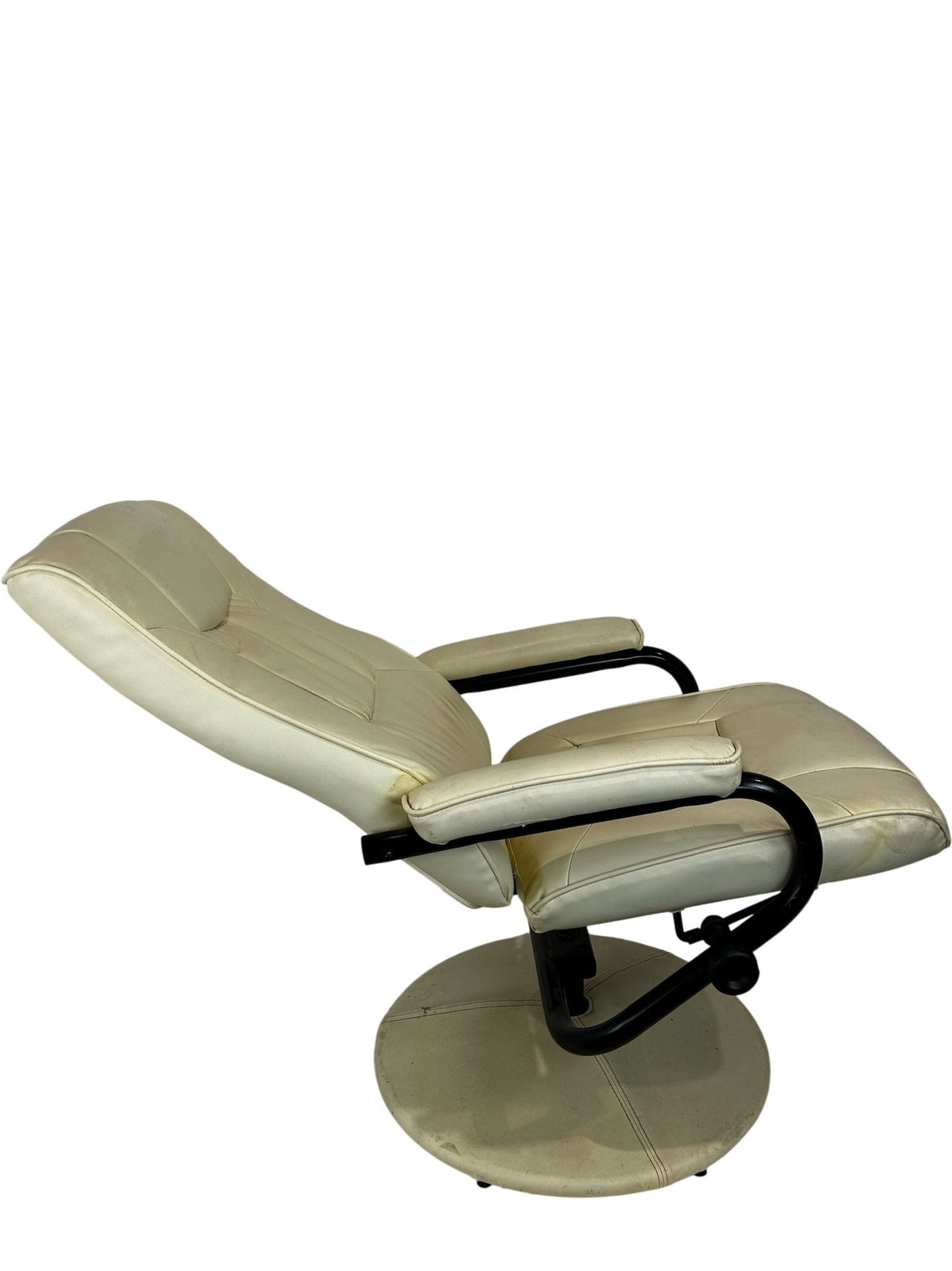 Cream Swivel Recliner Lounge Chair High Back Pedestal Base Armchair (Pre-Loved)