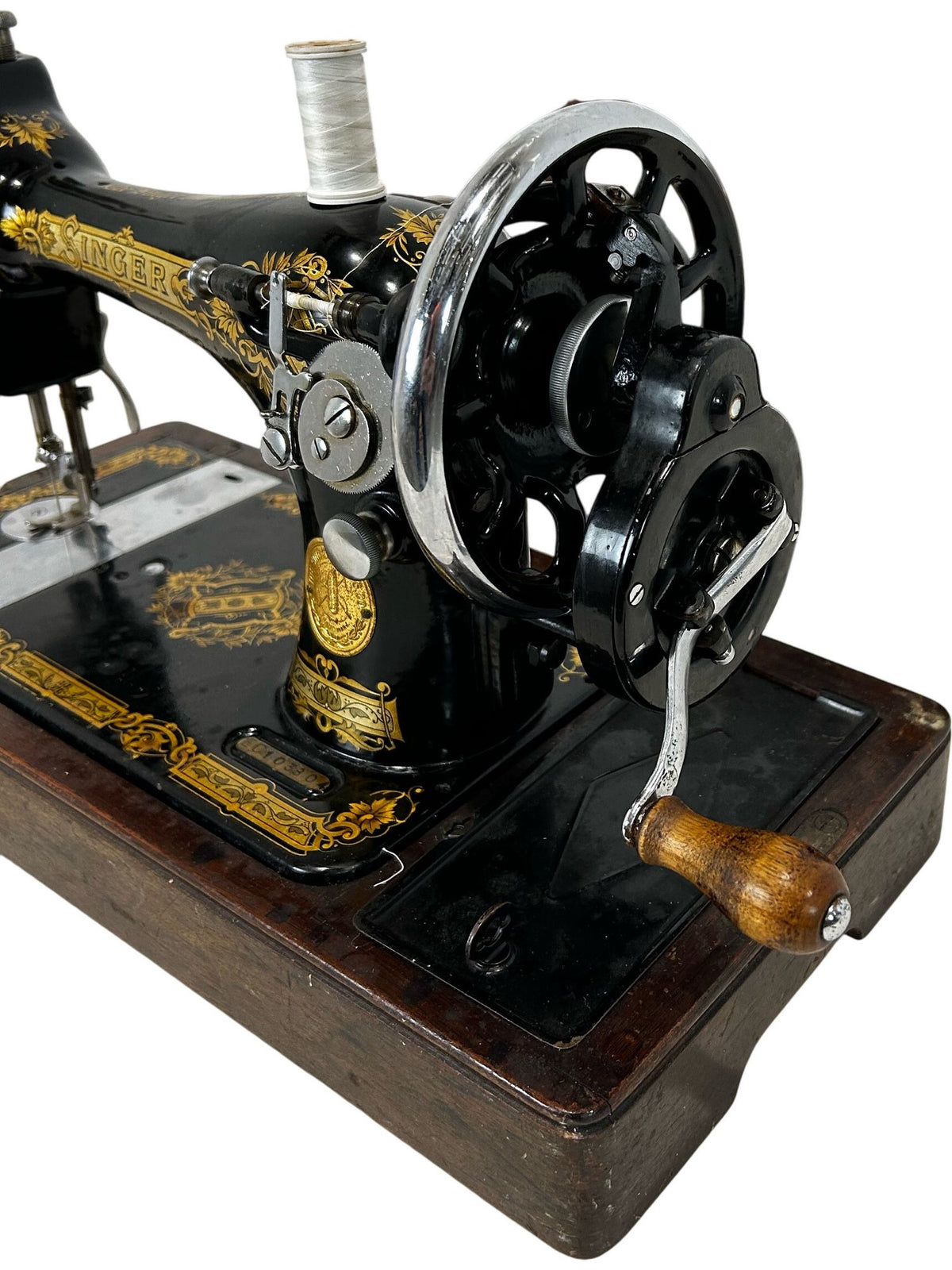 Vintage Singer Hand Crank Sewing Machine with Wooden Case (Pre-Loved)