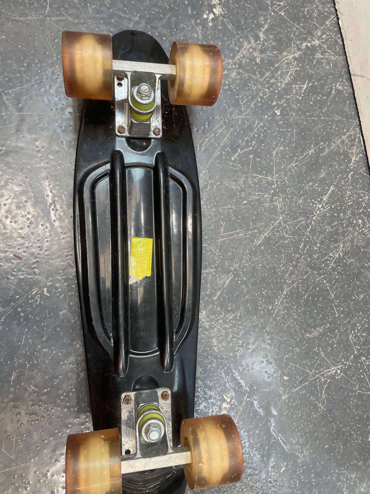 Black Skateboard (Pre-loved)