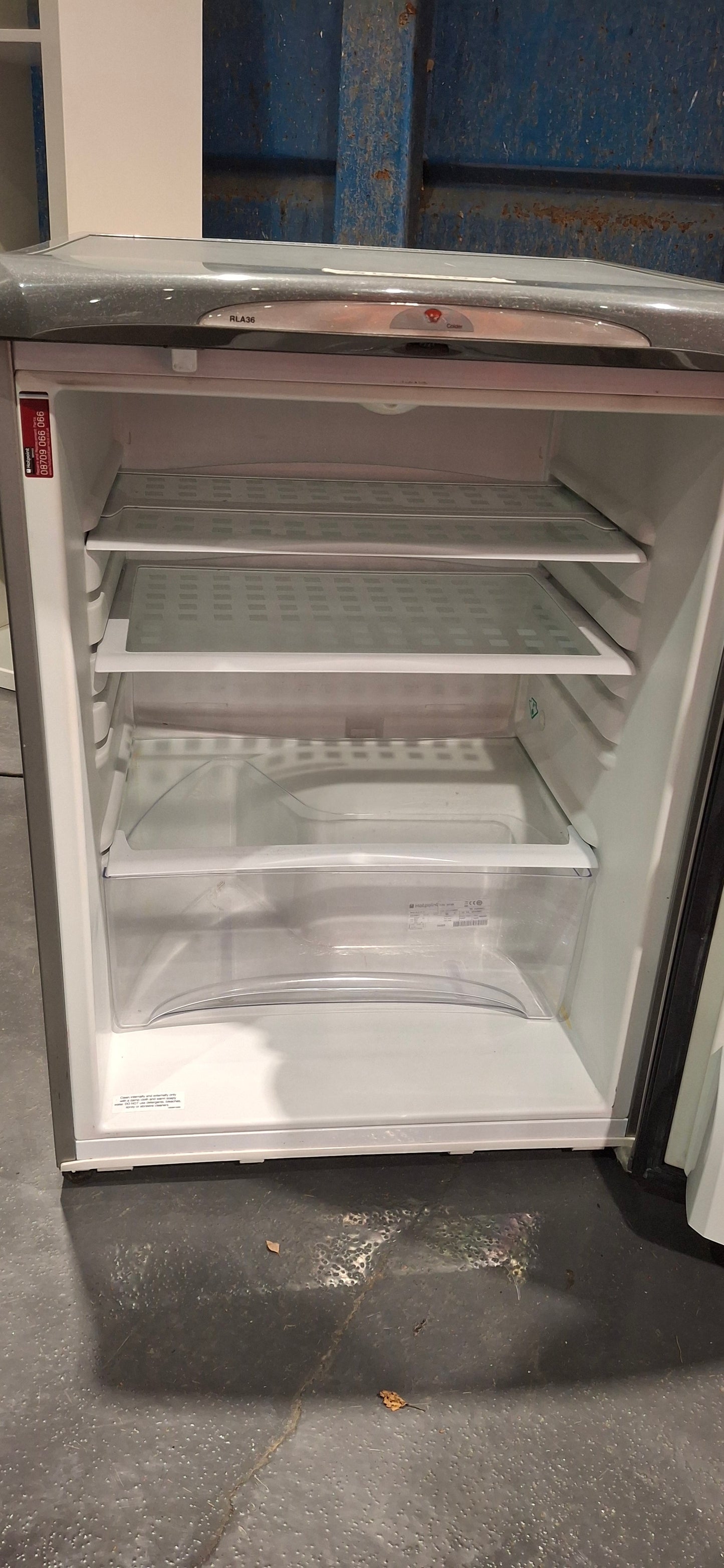 Hotpoint RLA36P1 Freestanding Fridge (pre-loved)