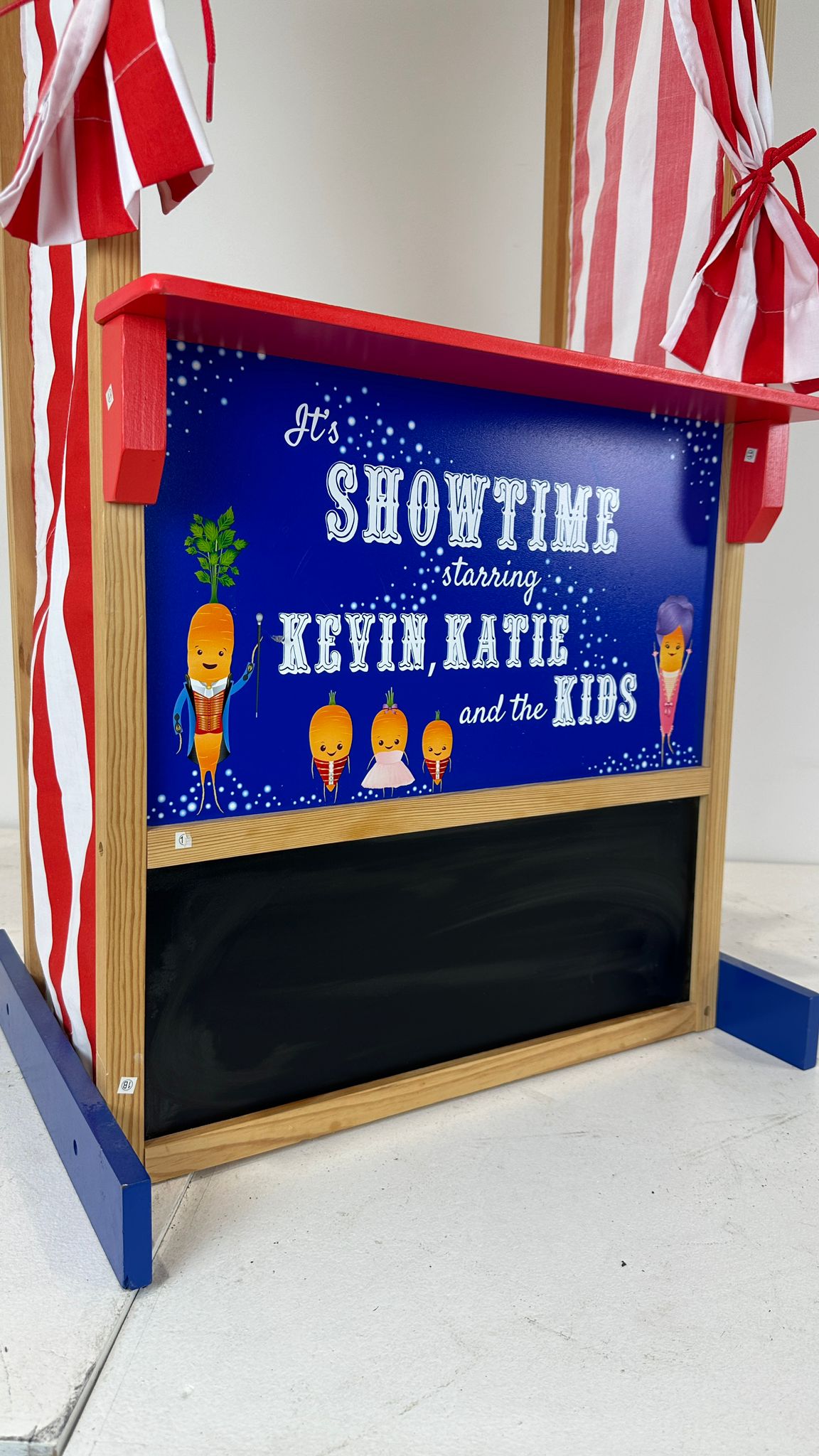 Kevin The Carrot Puppet Stand (Pre-loved)