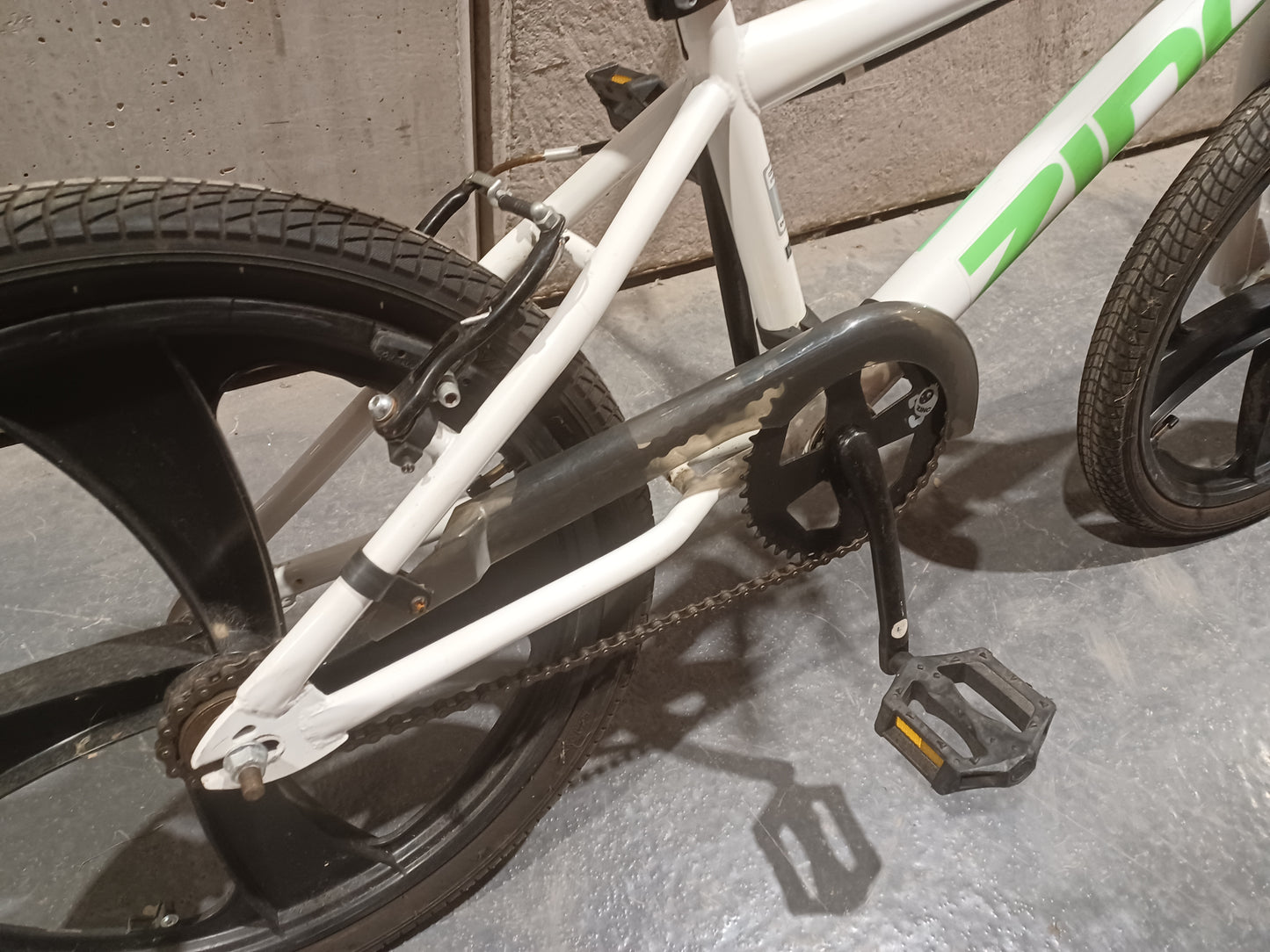 Serviced Zinc Children's Bike, 20" (Pre-Loved)