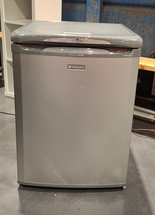 Hotpoint RLA36P1 Freestanding Fridge (pre-loved)